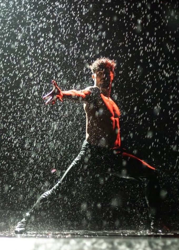 Шоу под дождём V. Признание в любви, Ковров