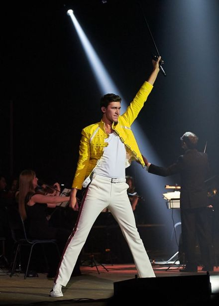 Radio Queen. Шоу «Богемская Рапсодия», Ковров