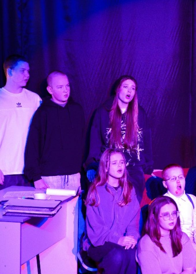 Спектакль "Трещины"