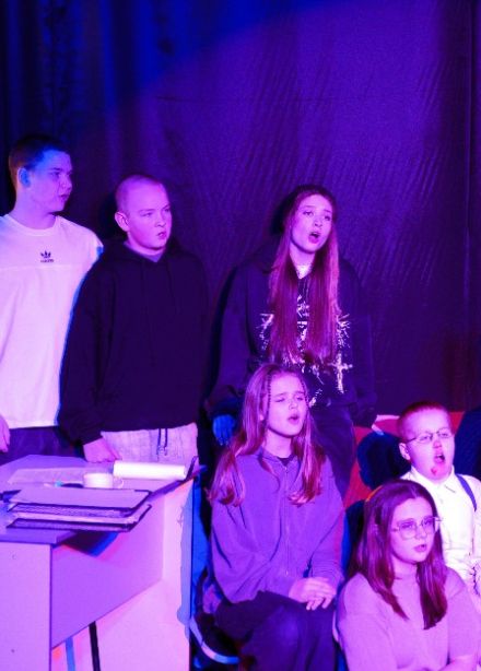 Спектакль "Трещины"